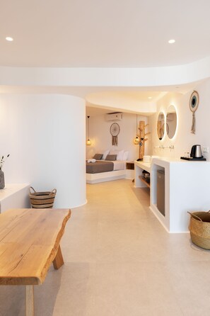 Executive Suite, Sea View & Pool View | 1 bedroom, desk, laptop workspace, soundproofing - Sunset Hill Suites (Mykonos)