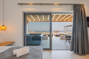 Superior Suite with sea and pool view & outdoor hot tub | Terraza o patio