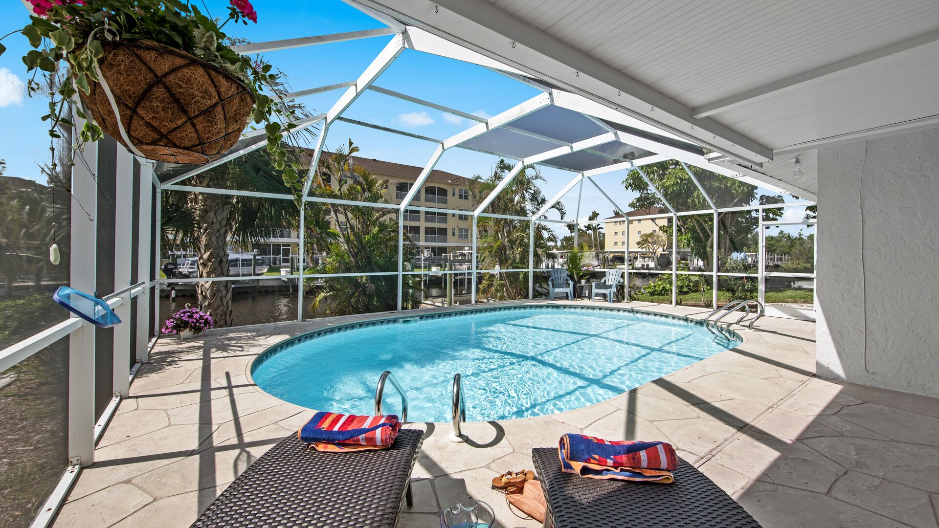 Harmony Haven – 3/2 Gulf Access Pool Home with Boat Lift