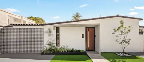 Fachada de la propiedad