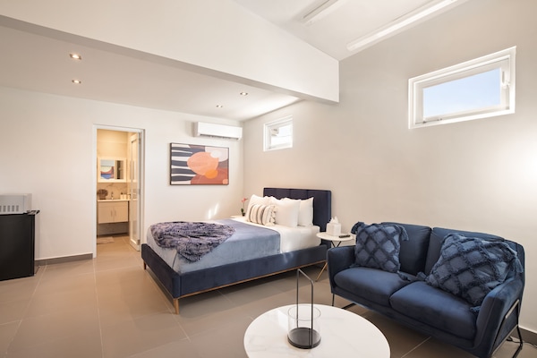 Superior Suite | Free WiFi, bed sheets