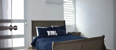 3 slaapkamers, een strijkplank/strijkijzer, wifi, beddengoed