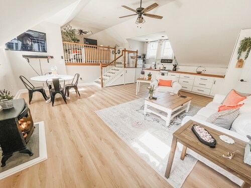 Cozy Comforts! Country living at its finest - just 10 min to downtown Middletown