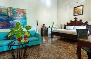 Habitación, 1 cama de matrimonio grande, vistas al jardín, planta baja | Ropa de cama de alta calidad y caja fuerte