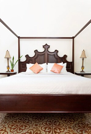 Habitación doble, patio, vistas al jardín | Ropa de cama de alta calidad y caja fuerte