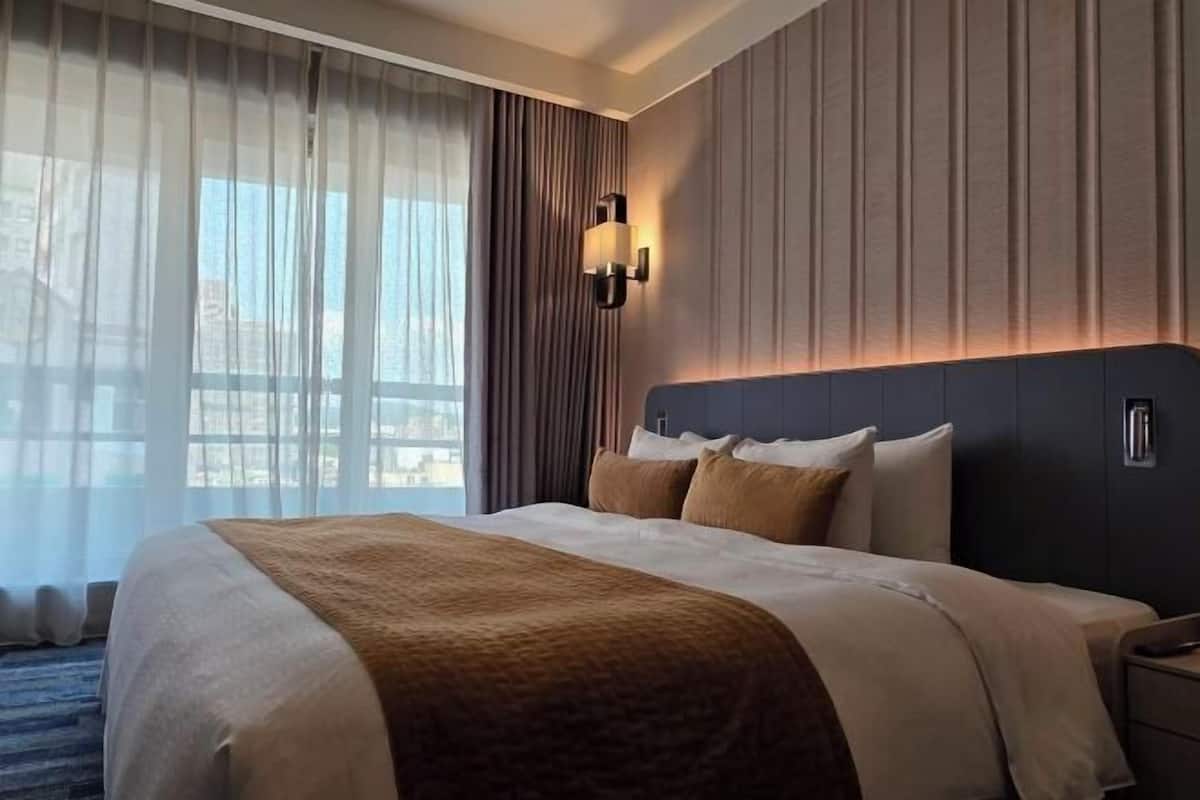 1 bedroom, premium bedding, down duvets, pillow-top beds