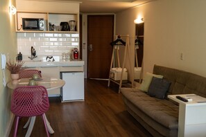 Departamento | Área de sala de estar | Smart TV de 46 pulgadas con canales digitales y televisión 
