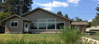 The Cabin at Curlew Lake - beautiful home with private dock