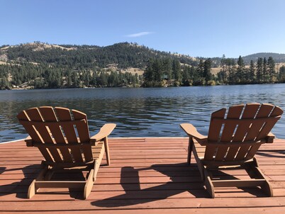 The Cabin at Curlew Lake - beautiful home with private dock