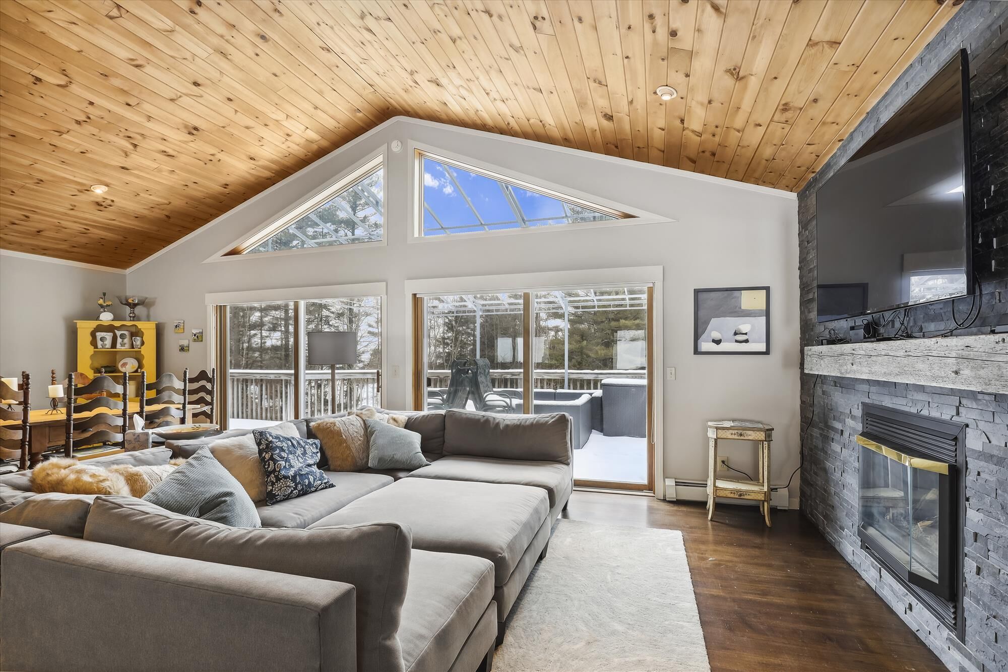Pine Lodge - A Welcome Vermont Retreat in the Heart of Stowe Hollow!