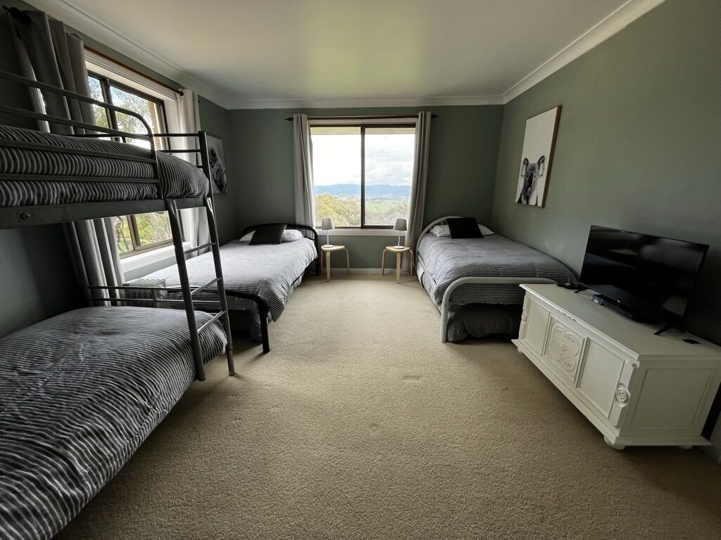 3 bedrooms, travel cot, WiFi, bed sheets