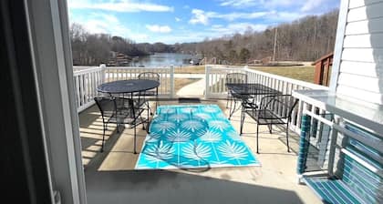 WATERFRONT - BUSINESS TRAVELS WELCOME! RENT UP TO 29 NIGHTS - BEAUTIFUL SUNSETS