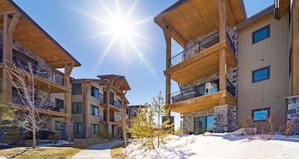 Elk Creek A103 private hot tub