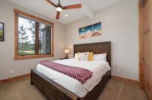 3 soverom, skrivebord, wi-fi og sengetøy