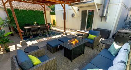 5 Bedroom Home Downtown, Close to shops!