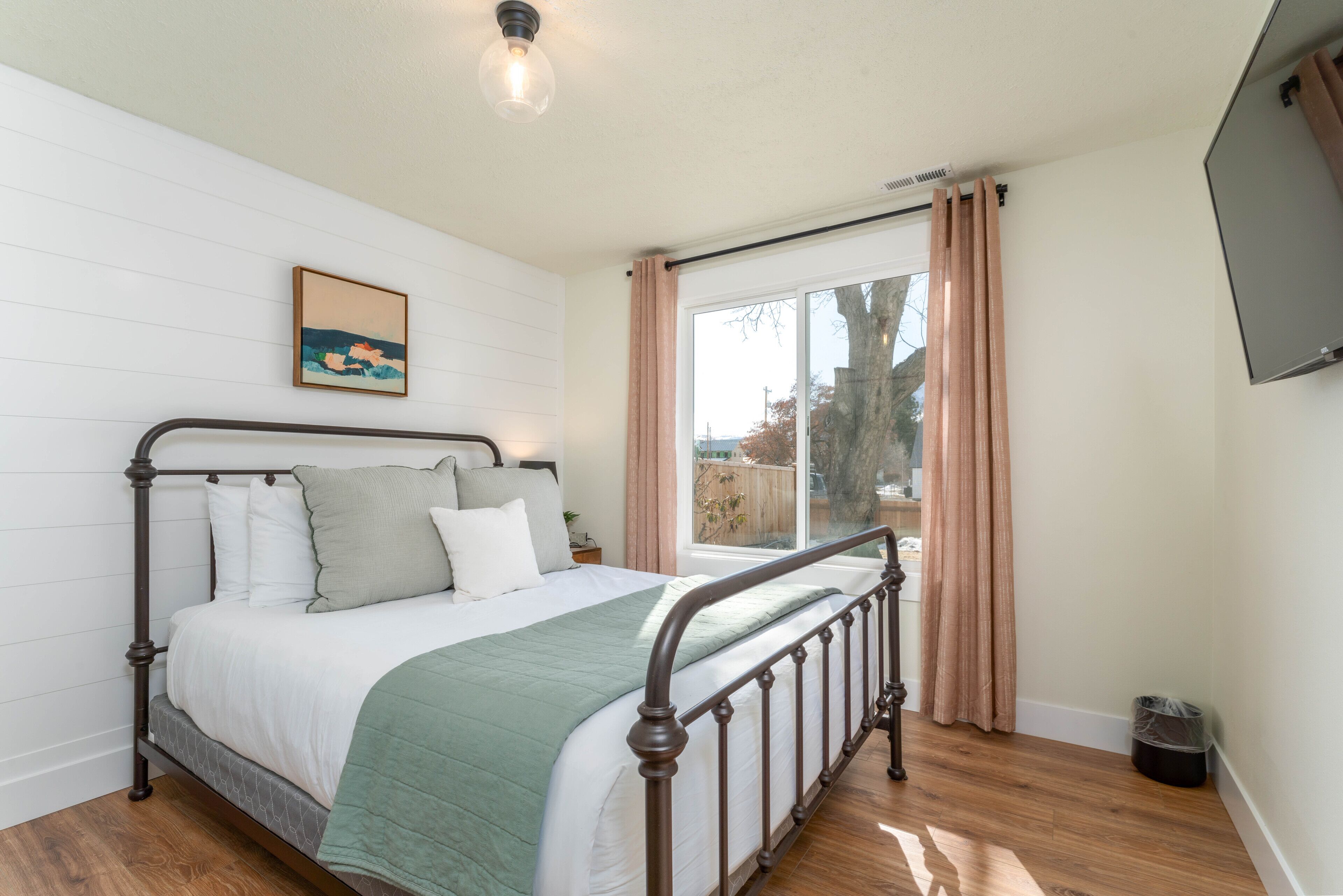 5 chambres, fer et planche à repasser, Wi-Fi gratuit