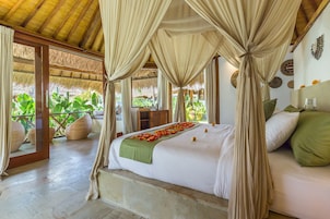 Minibar, in-room safe, laptop workspace, free WiFi