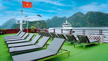 ์ผ๊ด์ ํ
๋ผ์ค