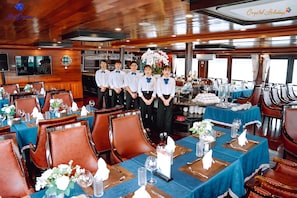 Restaurant - Blue Diamond Cruise (Ha Long)