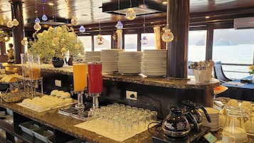 Free daily buffet breakfast