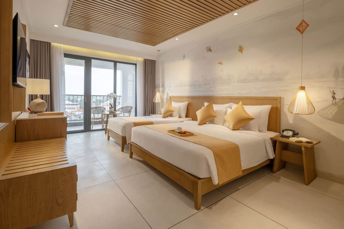 Family Suite | 2 bedrooms, minibar, desk, laptop workspace