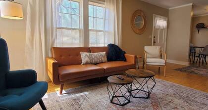 Charming 1940s Bungalow Cozy Vibes & Vintage Style