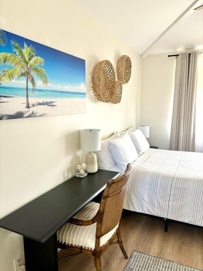 2 Schlafzimmer, Schreibtisch, Bügeleisen/Bügelbrett, Reisekinderbett