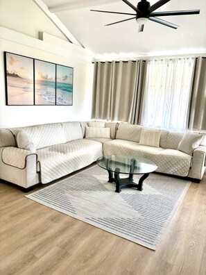 Smart TV - REMODELED 2 BED/2 BATH CONDO W/OCEAN & MOUNTAIN VIEWS (Kihei)