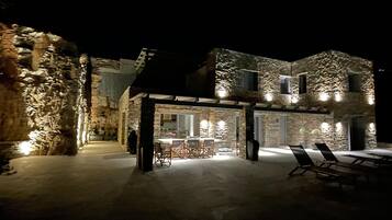 Villa | Exterior