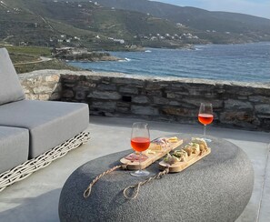 ヴィラ | 屋外ダイニングエリア