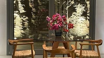 Villa | Dining