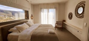 Villa | 4 bedrooms, iron/ironing board, free WiFi, bed sheets - Villa Veneterra-pool-seaview-conciergeservices (Kea)