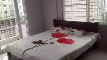 4 bedrooms, WiFi, bed sheets, wheelchair access