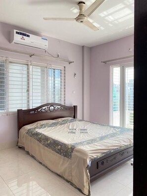 4 bedrooms, WiFi, bed sheets, wheelchair access