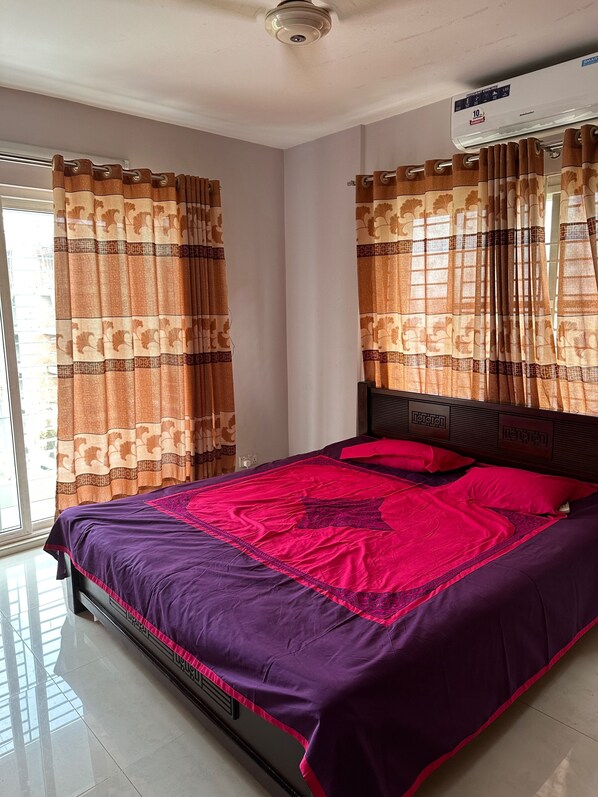 4 bedrooms, WiFi, bed sheets, wheelchair access