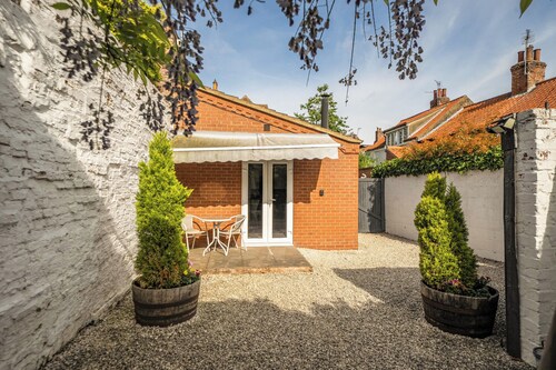Cozy Lodge sleeps 4 in Barton-upon-Humber