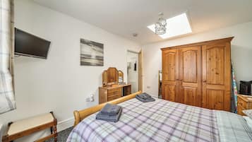 1 bedroom, iron/ironing board, WiFi, bed sheets