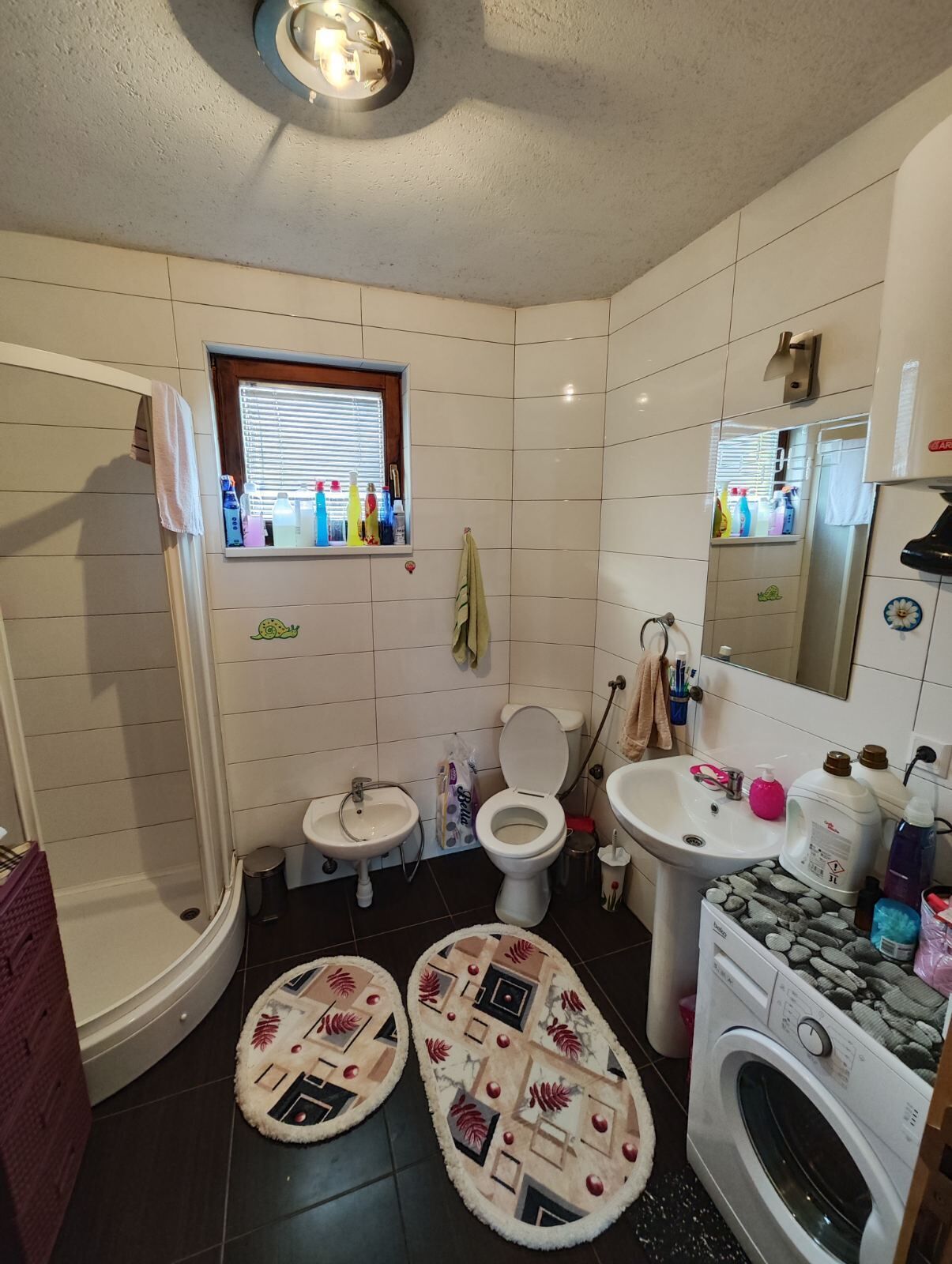 Shower, towels