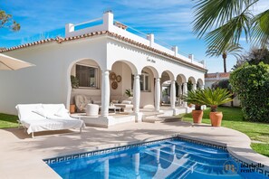 Pool - Beachfront Villa Casa Mosa | Ref. #32 (Marbella)