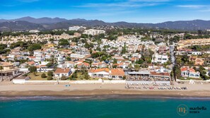 On the beach - Beachfront Villa Casa Mosa | Ref. #32 (Marbella)