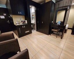 Free WiFi, bed sheets