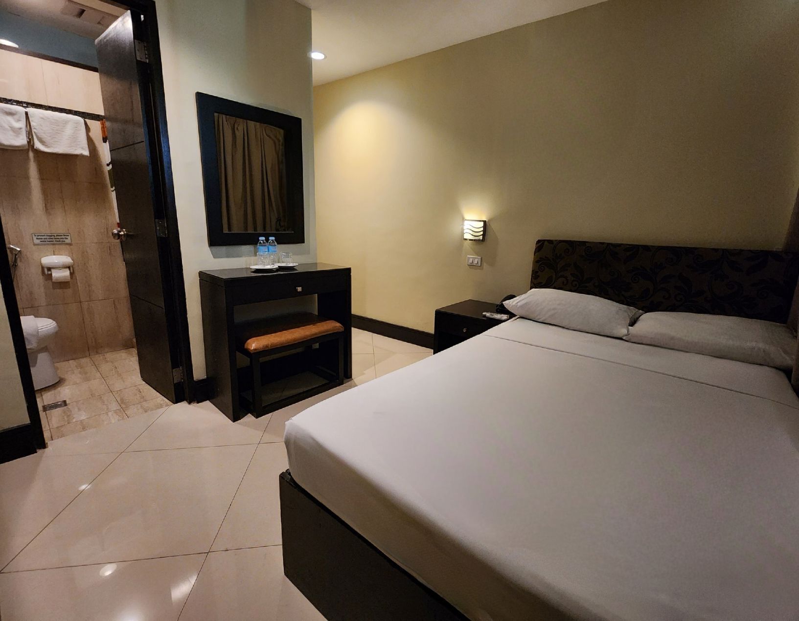 Free WiFi, bed sheets
