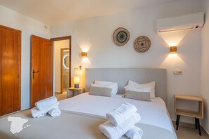 4 chambres, fer et planche à repasser, Wi-Fi gratuit, draps fournis