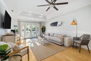 TV - Oak Haven – Edisto Beach Family Retreat (Edisto Island)