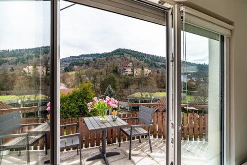 Appartement 'Vogtshaus' avec vue sur la montagne, terrasse commune, jusqu'à 6 personnes