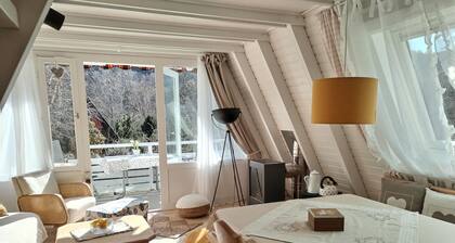 Holiday Home 'Wohlfühloase' with Mountain View, Private Terrace and Wi-Fi