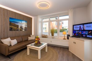 TV, DVD player, stereo - Apartment "Villa Marin 1" close to the Beach with Shared Pool & Wi-Fi (Zinnowitz)