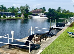Marina - Sunny Canal-Front Home w/ Lanai & Grill! (North Fort Myers)