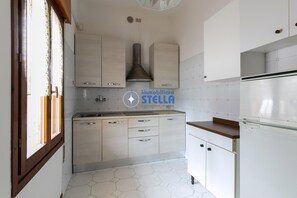 Kochgeschirr/Geschirr/Besteck