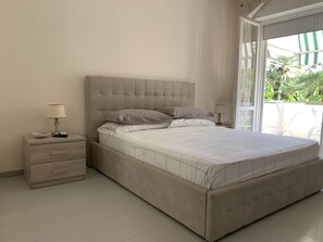 1 Schlafzimmer, Bügeleisen/Bügelbrett